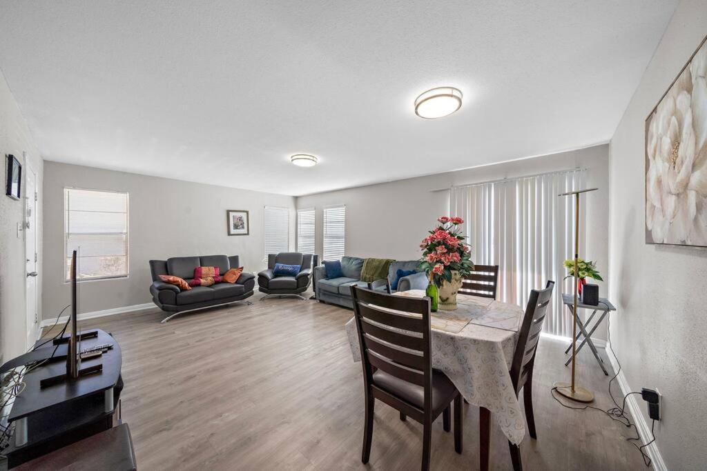 Cozy, Dedicated Workspace, Fast Wi-Fi Apartment Houston Esterno foto