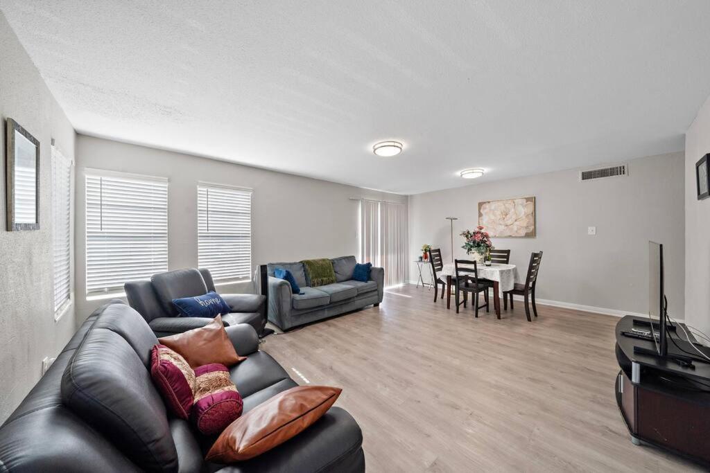 Cozy, Dedicated Workspace, Fast Wi-Fi Apartment Houston Esterno foto